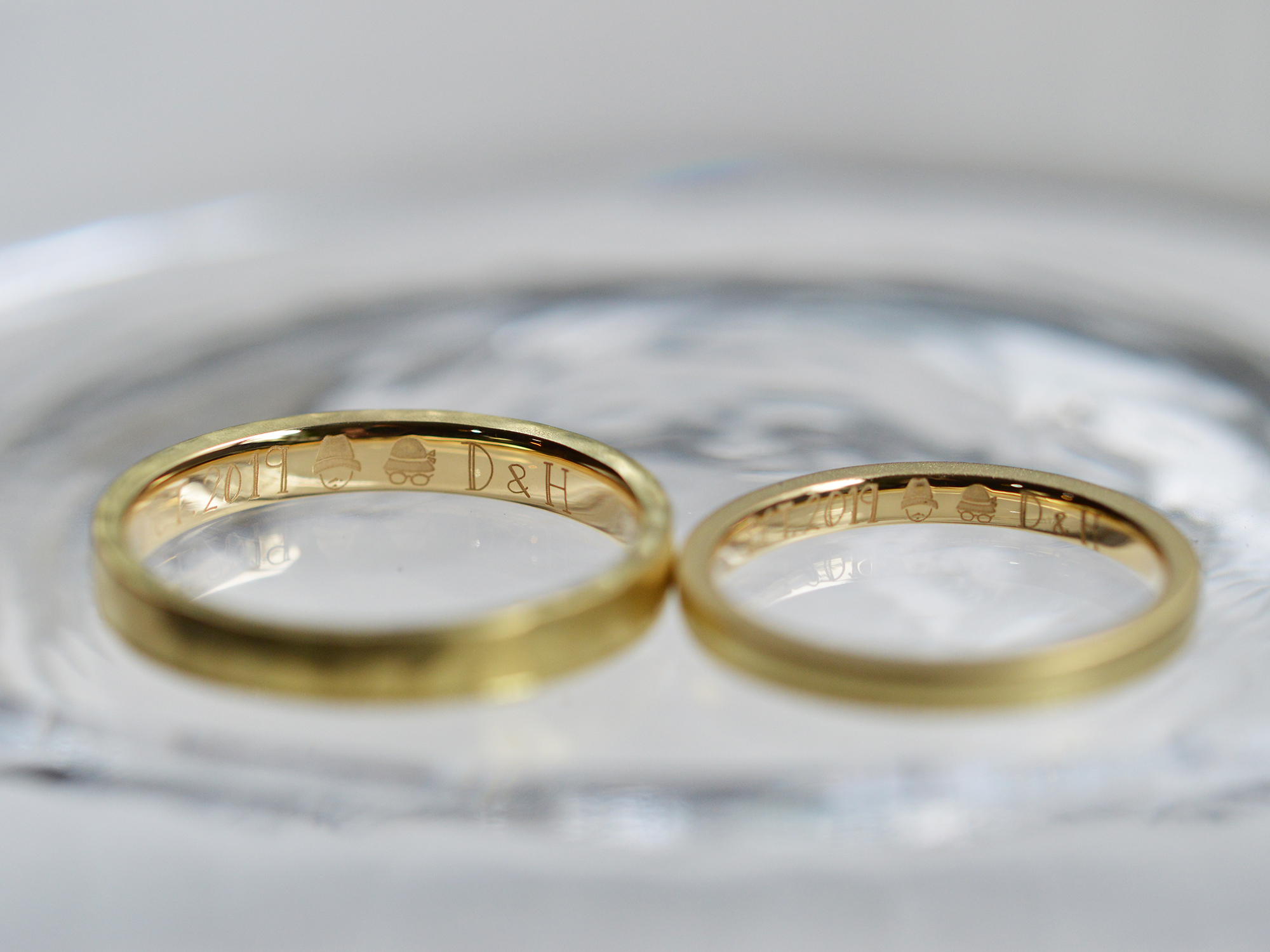 横浜で結婚指輪の手作り オリジナル刻印がお洒落な イエローゴールドのご結婚指輪 Renri レンリ